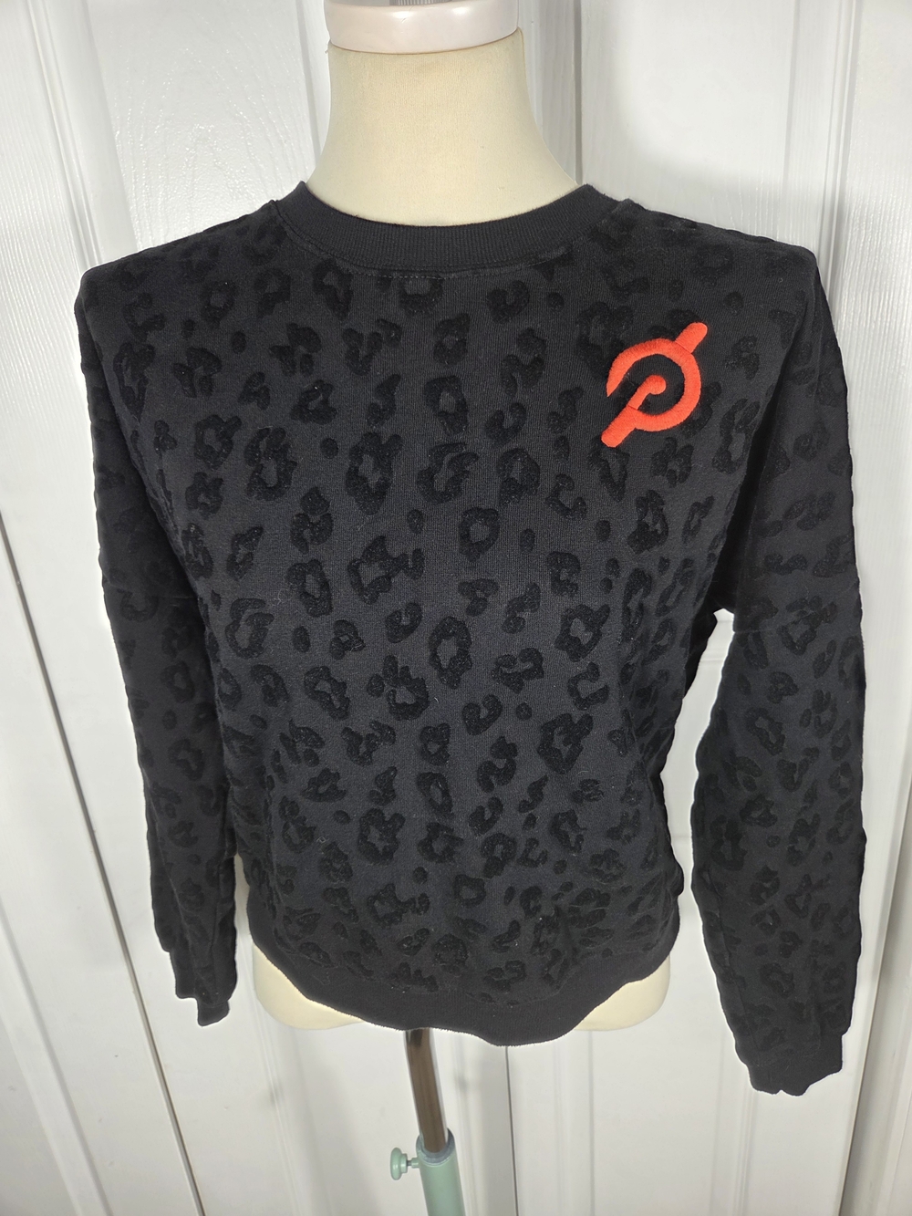 Peloton Flocked Leopard Cheetah Print Sweatshirt Black Women’s Small